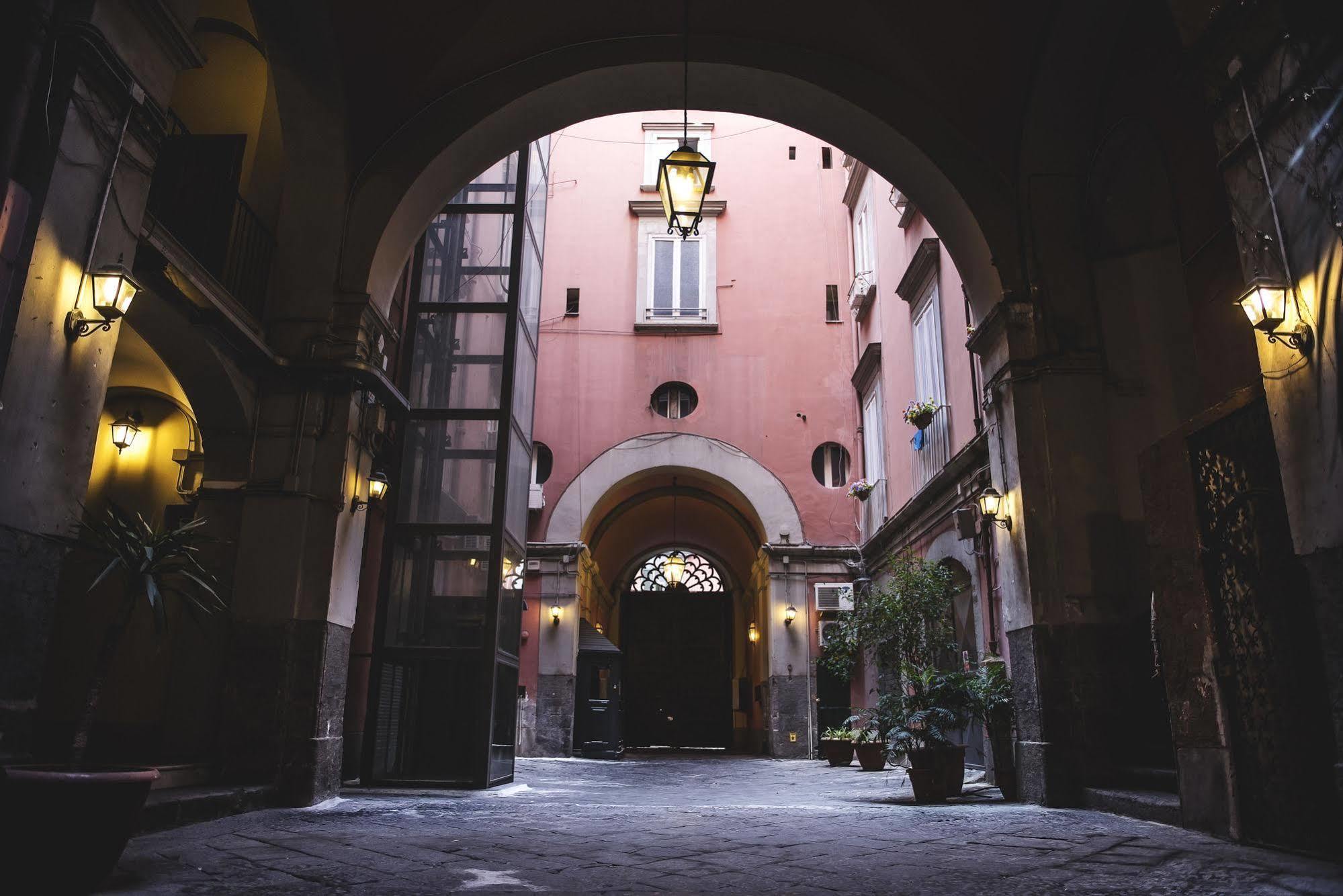 Le 4 Stagioni Napoli Centro Hotel Exterior photo